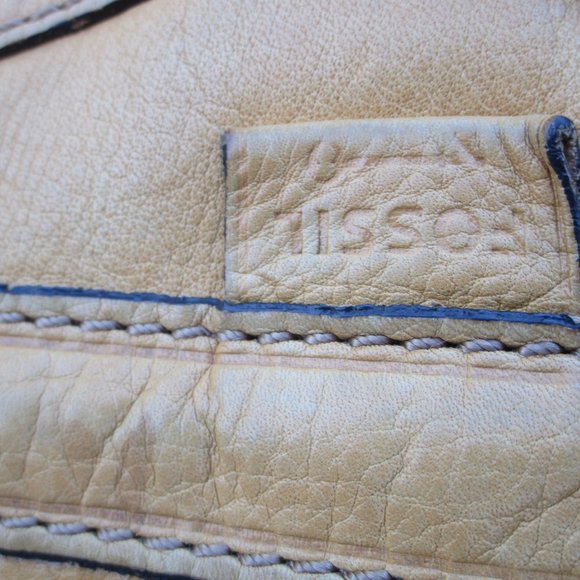 Fossil Tan Purse - Picture 5 of 16